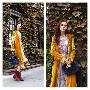 Emm Kuo Purse • MAJORELLE POUCH Blue Fox Fur